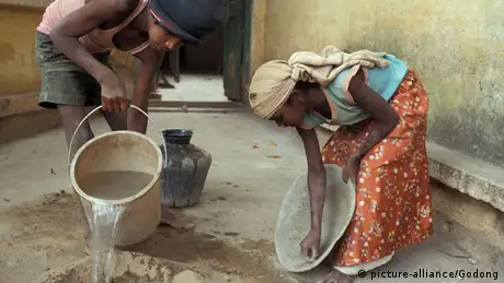 Symbolbild Indien Mädchen Hausarbeit Hausmädchen Ausbeutung