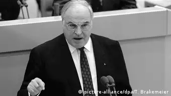 Helmut Kohl présente son plan pour l'unité allemande le 28 novembre 1989 devant le Bundestag