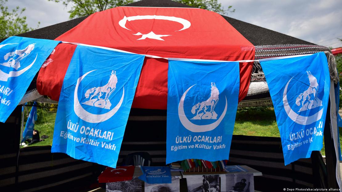Frankreich will türkische ultranationalistische Gruppe Graue Wölfe auflösen