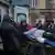 Транспортировка раненого мирного жителя в Мариуполе, 2 марта 2022 года