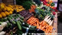 صورة رمزية لركن بيع الخضروات بأحد محلات السوبر ماركت (31/3/2022)