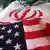 Symbolbild | Flaggen | USA und Iran