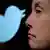 Логотип Twitter и Илон Маск