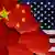 Image symbolique des drapeaux américain et chinois