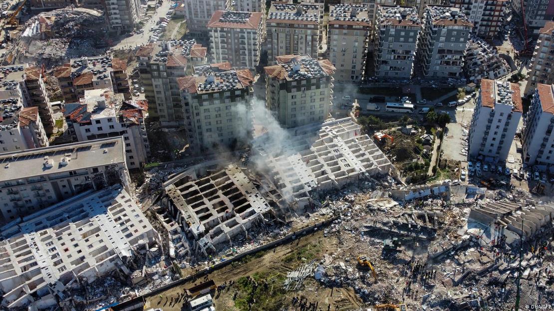 Depremin ardından yıkılan Antakya'daki Rönesans Rezidans binası - (08.02.2023)