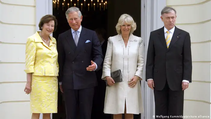 前德国总统科勒（Horst Köhler）也曾在好景宫（总统官邸）接待过他们二人。2009年，当时的查尔斯王子带着他的第二任妻子卡米拉前来拜访。他们2005年的婚礼被视为爱情对决英国王室礼节的一次胜利。