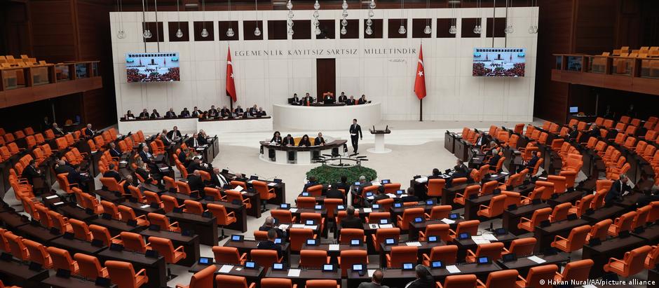 Türkei, Ankara | Parlament stimmt für den NATO Beitritt von Finnland