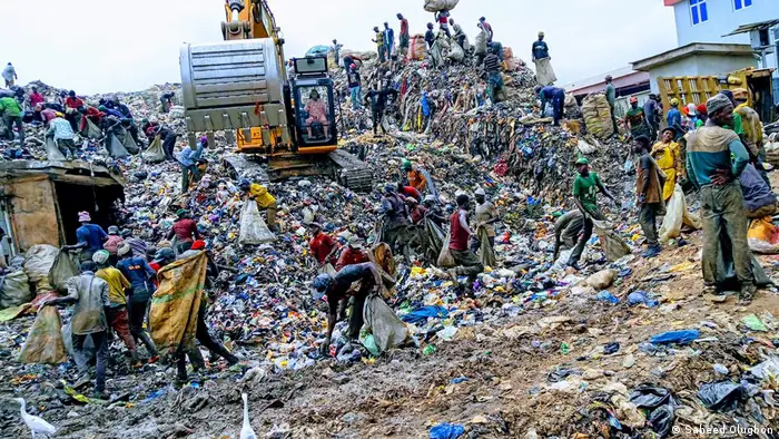 Eine Mülldeponie im Bundesstaat Lagos. Eine übermäßige Belastung durch Mülldeponien wie diese ikann sich negativ auf die Gesundheit auswirken, so Ogundepo