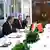 Борис Пісторіус під час зустрічі з міністром оборони КНР у Сінгапурі