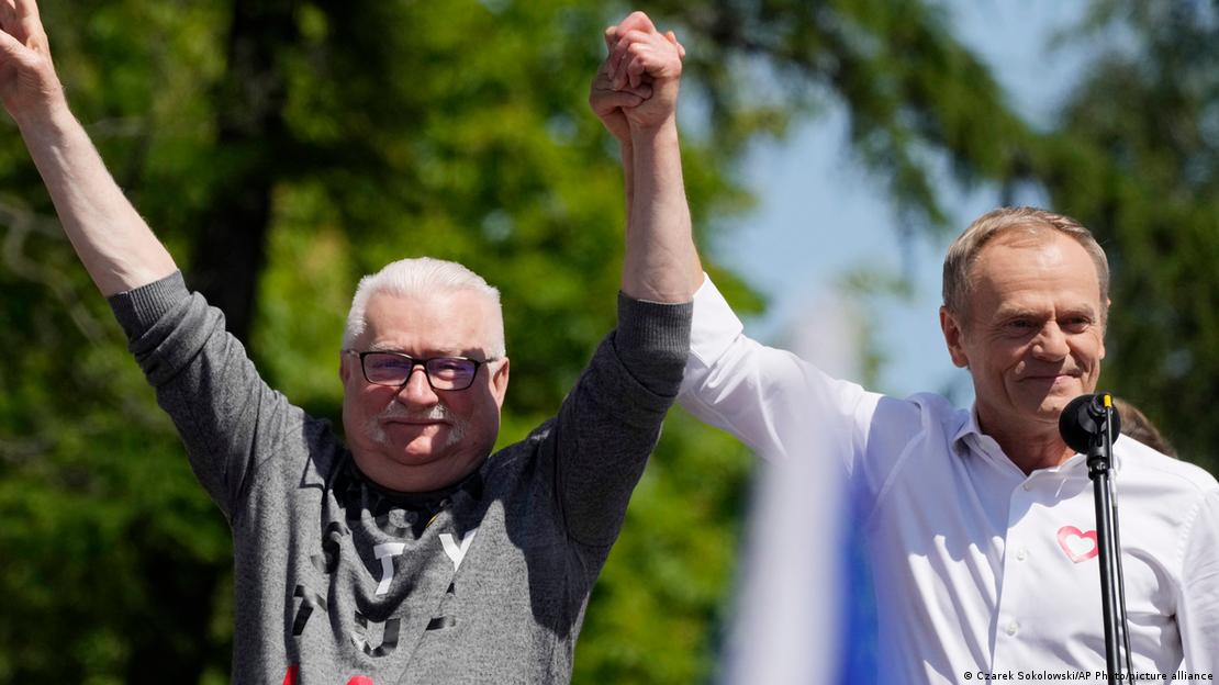 Lech Walesa ve muhalefet lideri Donald Tusk 