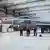 19 января 2024 года. Канцлер ФРГ Олаф Шольц (в центре) во время посещения завода концерна Airbus в баварском Манхинге, где выпускают истребители Eurofighter Typhoon