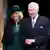 Großbritannien Windsor | König Charles III und Königin Camilla verlassen lächelnd den Ostergottesdienst 2024